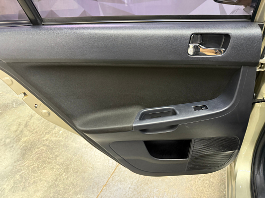 Mitsubishi Lancer, 2010 года, пробег 218715 км