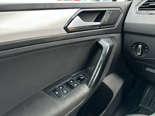 Volkswagen Tiguan Comfortline, 2017 года, пробег 128101 км