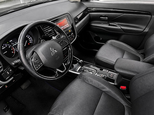 Mitsubishi Outlander Ultimate, 2018 года, пробег 272000 км