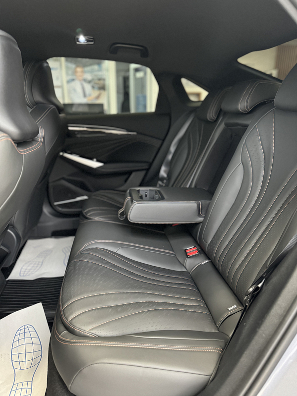 Geely Preface Флагман, серый