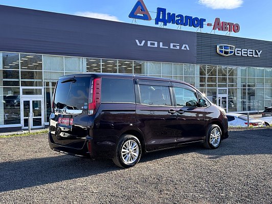 Toyota Noah, 2015 года, пробег 178702 км