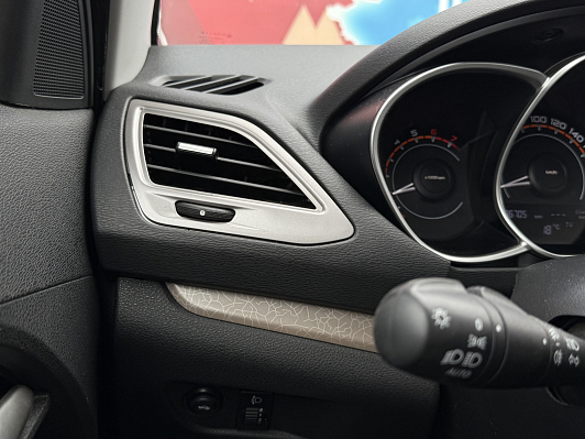 Lada (ВАЗ) Vesta Luxe Multimedia (2018-2019), 2017 года, пробег 96650 км