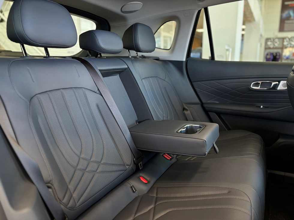 Geely EX5 EM-i Max, черный