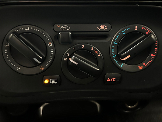 Nissan Juke SE, 2012 года, пробег 183000 км