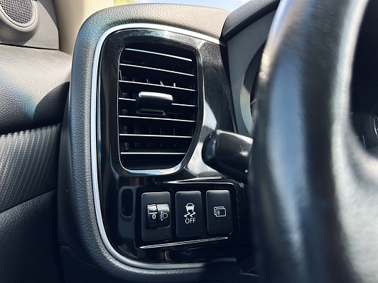 Mitsubishi Outlander Instyle, 2013 года, пробег 194000 км