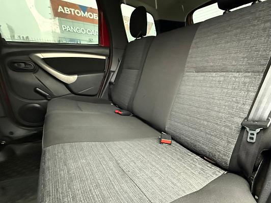 Renault Duster Expression, 2014 года, пробег 278500 км