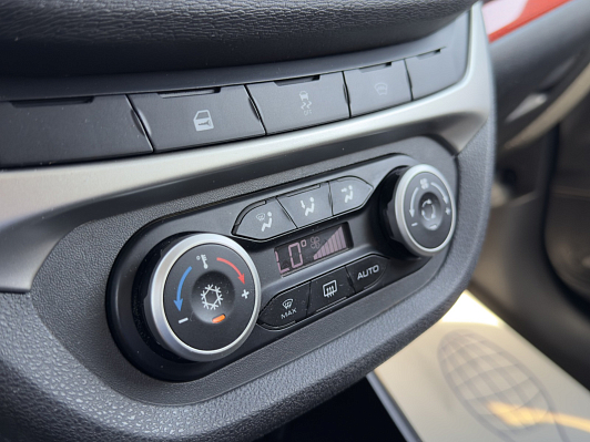 Lada (ВАЗ) Vesta Luxe Multimedia (2017-2019), 2019 года, пробег 76000 км