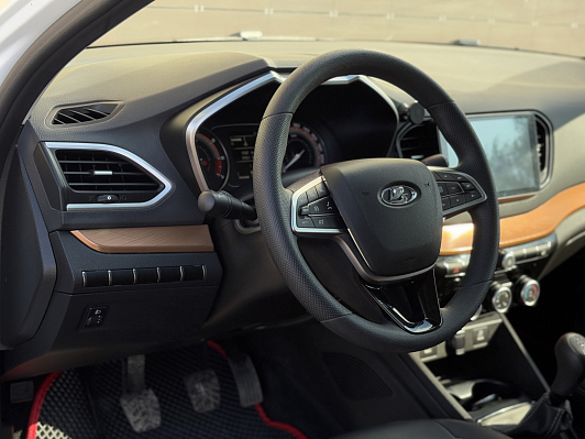 Lada (ВАЗ) Vesta, 2023 года, пробег 17000 км