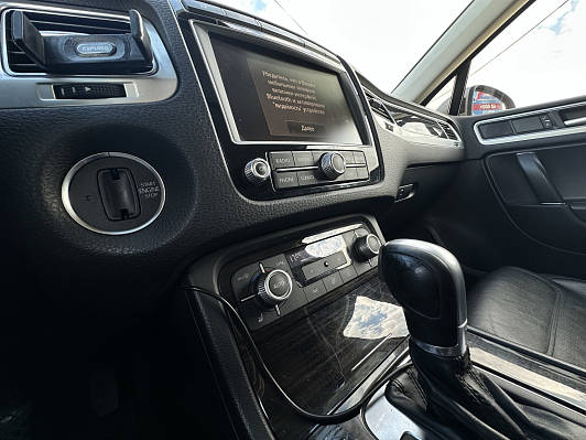Volkswagen Touareg Wolfsburg Edition, 2015 года, пробег 215800 км