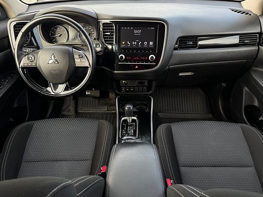 Mitsubishi Outlander Intense+, 2021 года, пробег 151139 км