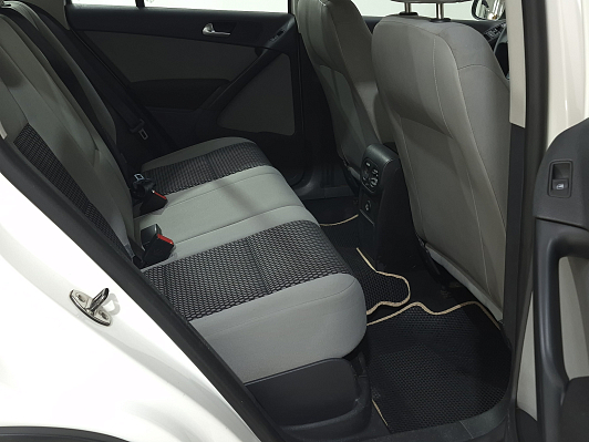 Volkswagen Tiguan Trend&Fun, 2009 года, пробег 215365 км