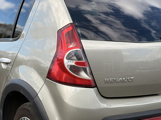 Renault Sandero, 2011 года, пробег 204206 км