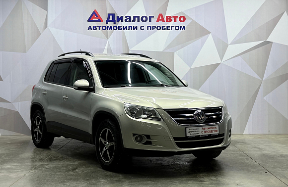 Volkswagen Tiguan, 2011 года, пробег 214285 км