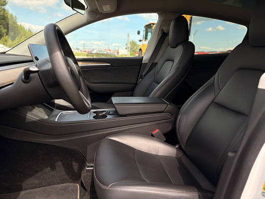 Tesla Model Y, 2021 года, пробег 44150 км