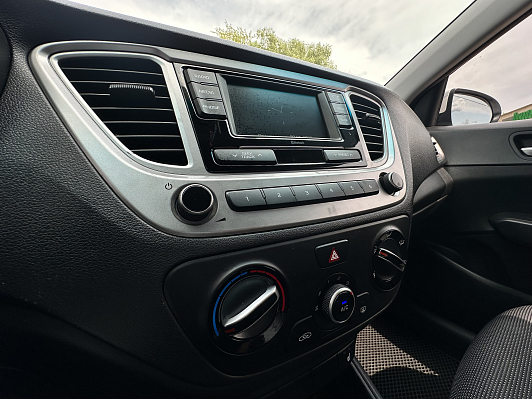Hyundai Solaris Специальная Серия "10 лет", 2021 года, пробег 89000 км