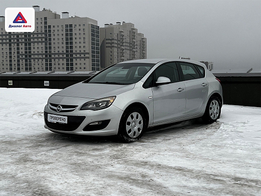 Opel Astra, 2014 года, пробег 200998 км