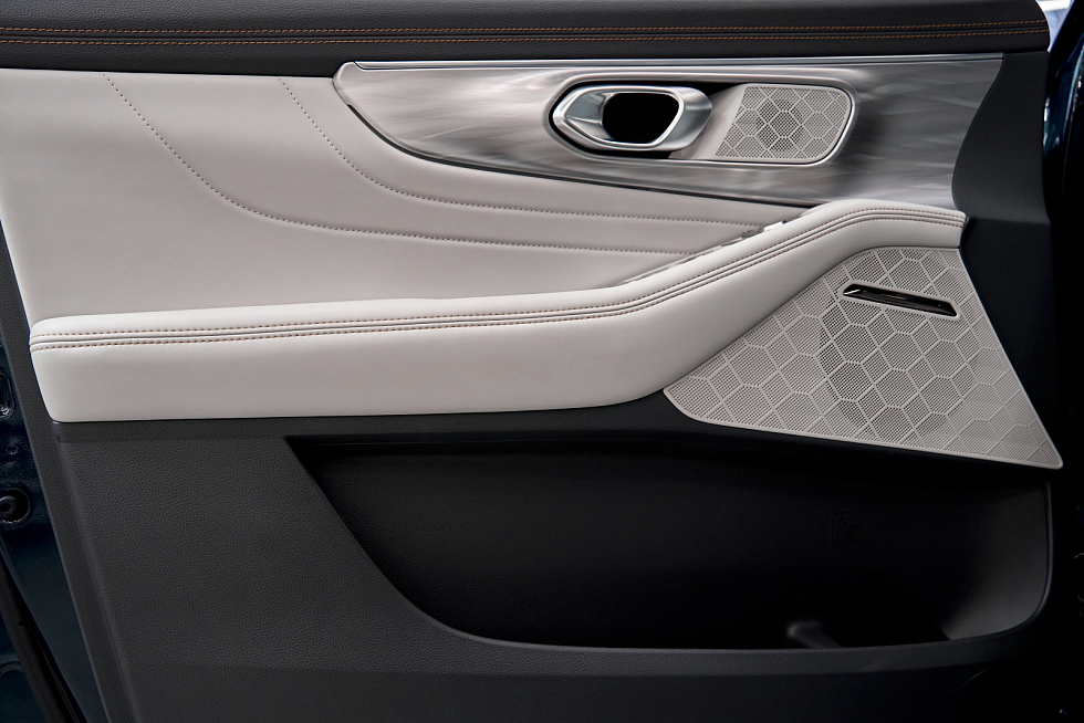 GAC GS8 GL (5 мест), серебряный