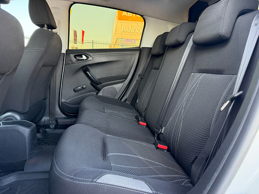 Peugeot 208 Active, 2014 года, пробег 150000 км