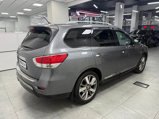 Nissan Pathfinder Top, 2015 года, пробег 141000 км