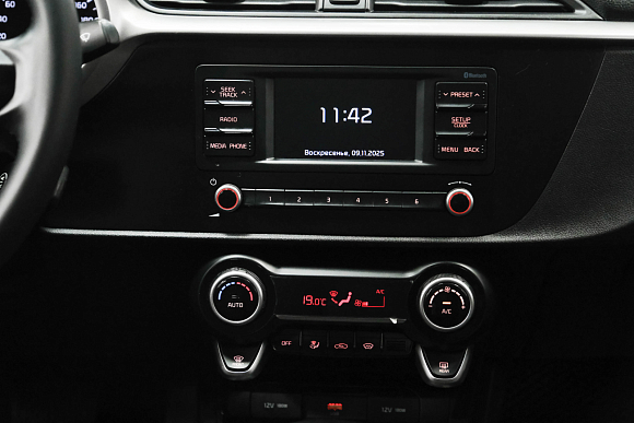 Kia Rio Luxe, 2021 года, пробег 74500 км