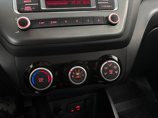 Kia Rio, 2015 года, пробег 58220 км