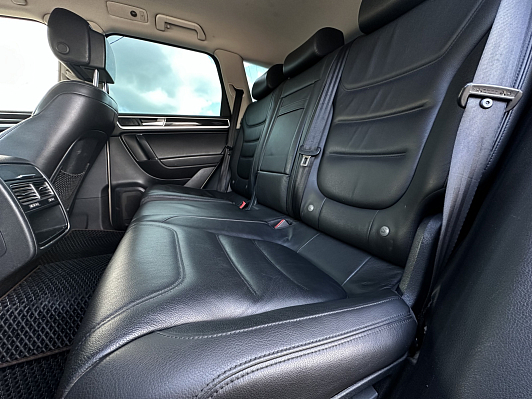 Volkswagen Touareg Wolfsburg Edition, 2015 года, пробег 215800 км