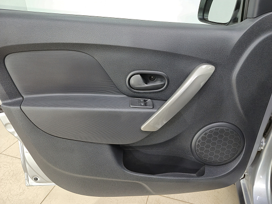 Renault Logan Stepway Life, 2020 года, пробег 43500 км