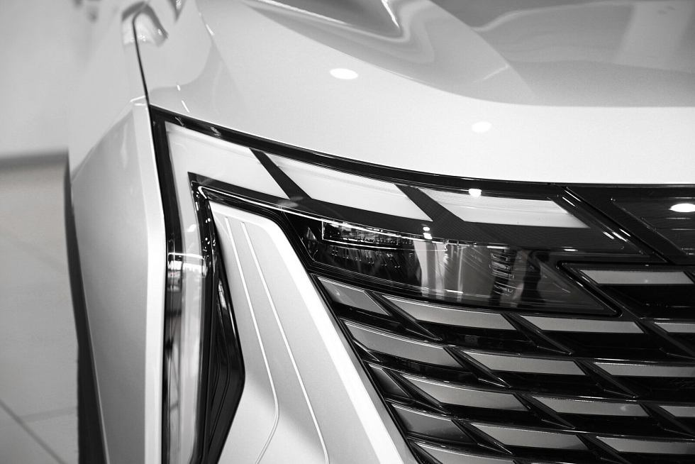 Geely Atlas Флагман, серебряный