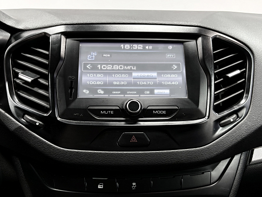 Lada (ВАЗ) Vesta Comfort Multimedia, 2017 года, пробег 172000 км
