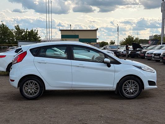 Ford Fiesta Trend, 2016 года, пробег 130290 км