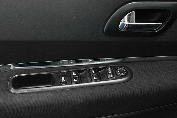 Peugeot 3008, 2012 года, пробег 255000 км