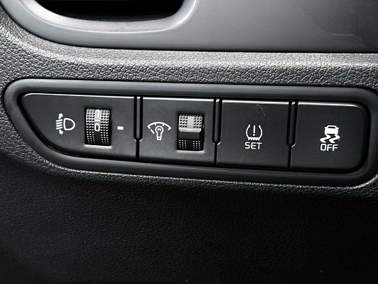 Kia Rio Лига Европы, 2018 года, пробег 117718 км