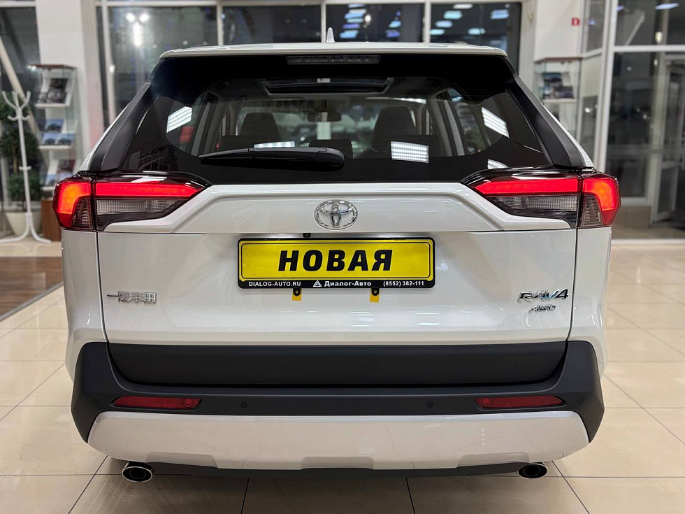 Toyota RAV4 Adventure, белый