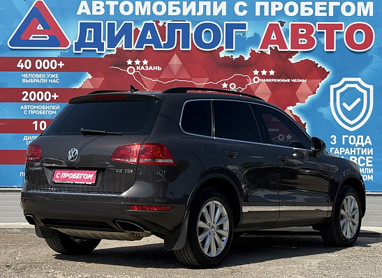 Volkswagen Touareg, 2011 года, пробег 195000 км