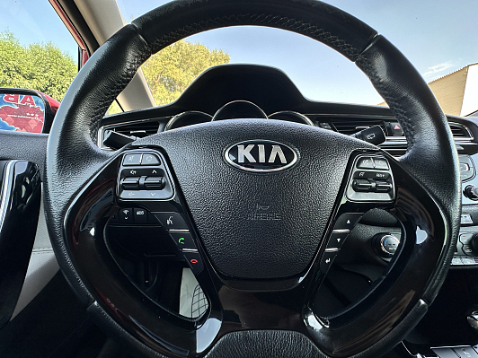 Kia Ceed Prestige, 2015 года, пробег 114000 км
