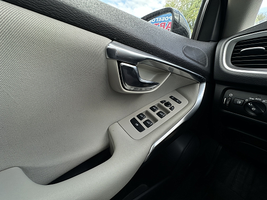Volvo V40, 2013 года, пробег 198400 км