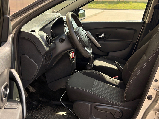 Renault Logan Confort, 2017 года, пробег 117113 км