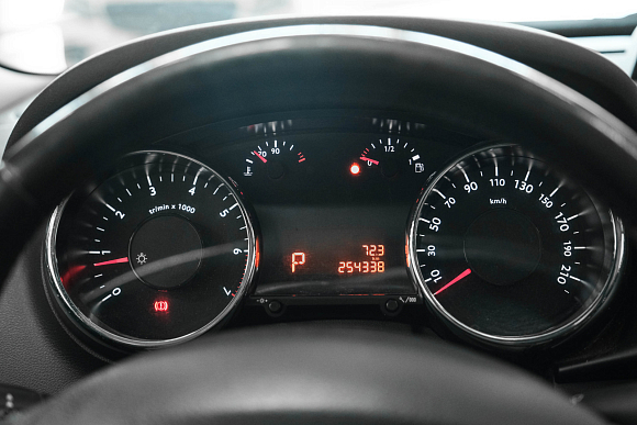 Peugeot 3008, 2012 года, пробег 255000 км
