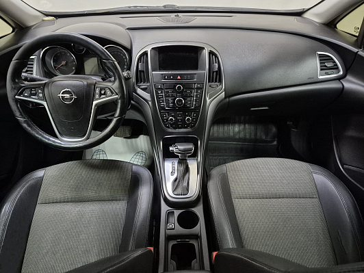 Opel Astra Cosmo, 2013 года, пробег 197000 км