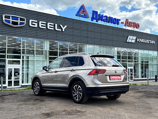 Volkswagen Tiguan CONNECT, 2019 года, пробег 176079 км