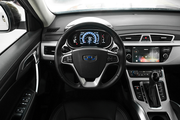 Geely Atlas Luxury, 2019 года, пробег 93000 км