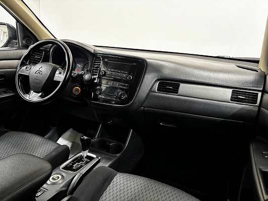 Mitsubishi Outlander Invite, 2015 года, пробег 182216 км