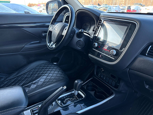 Mitsubishi Outlander, 2021 года, пробег 146239 км