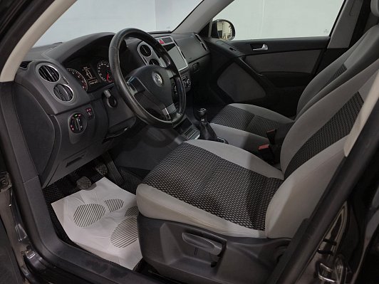 Volkswagen Tiguan Trend&Fun, 2010 года, пробег 219200 км
