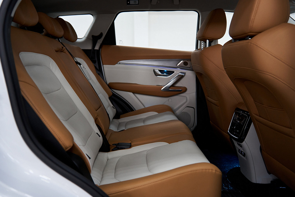 JETOUR X70 PLUS Luxury, черный