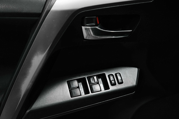 Toyota RAV4, 2015 года, пробег 227000 км