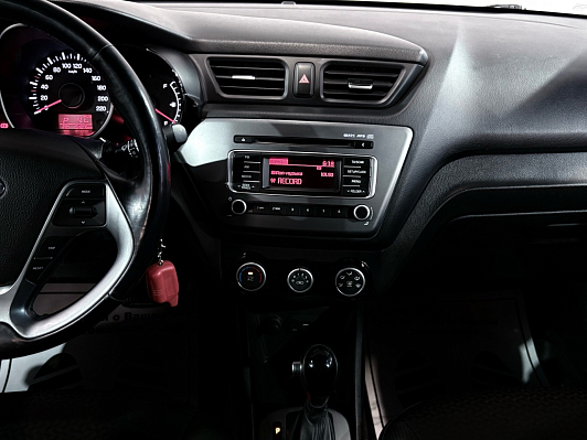 Kia Rio, 2015 года, пробег 153000 км