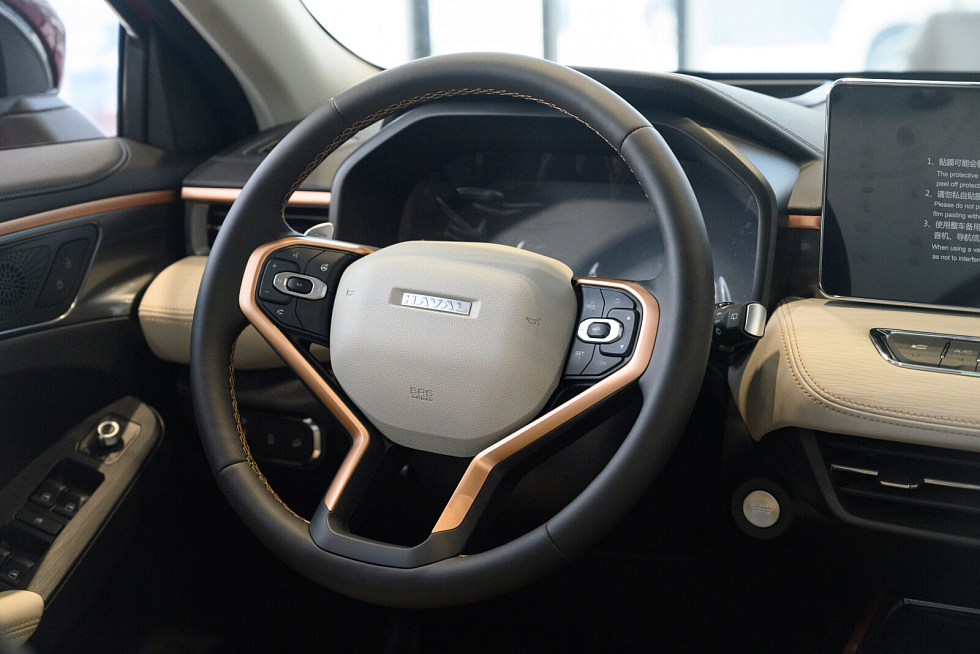 Haval Jolion Техно+, красный