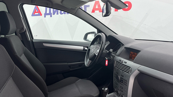 Opel Astra, 2010 года, пробег 186000 км