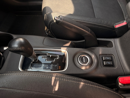 Mitsubishi Outlander Intense+, 2015 года, пробег 141200 км